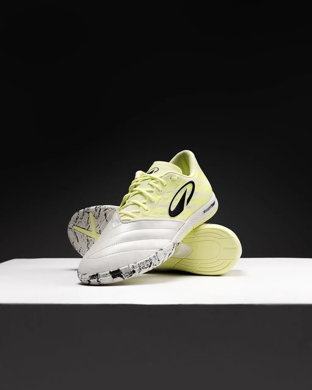 Футзальные бутсы от Декатлон